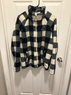 Columbia Black and Cream Sherpa Fleece Jacket